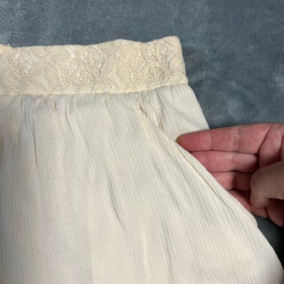 Women's High Rise Pull On Crochet Trim Shorts Sz XXS Boho Festival Coastal Beach - Picture 4 of 9